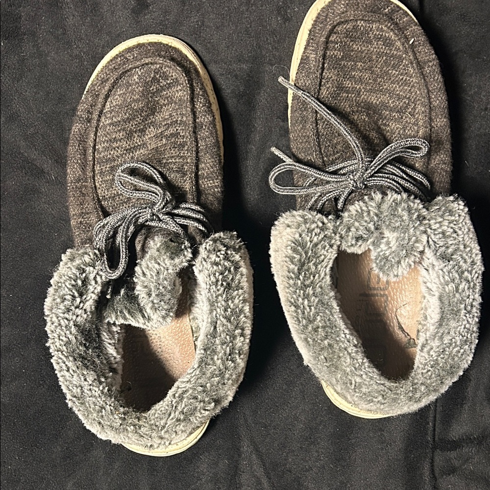 Hey Dude Cozy Gray Fur-Lined Shoes